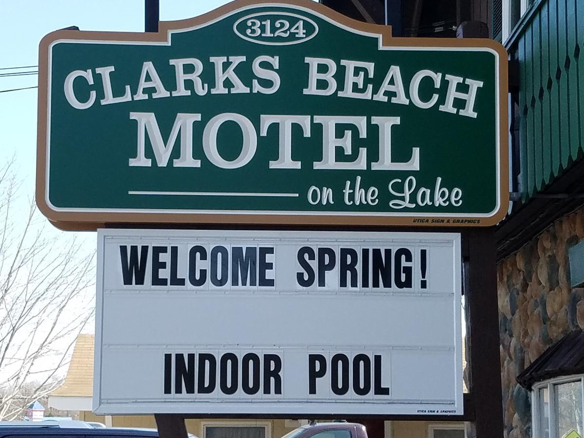 أولد فورغ ‪‪Clark's Beach Motel‬‬  المظهر الخارجي الصورة