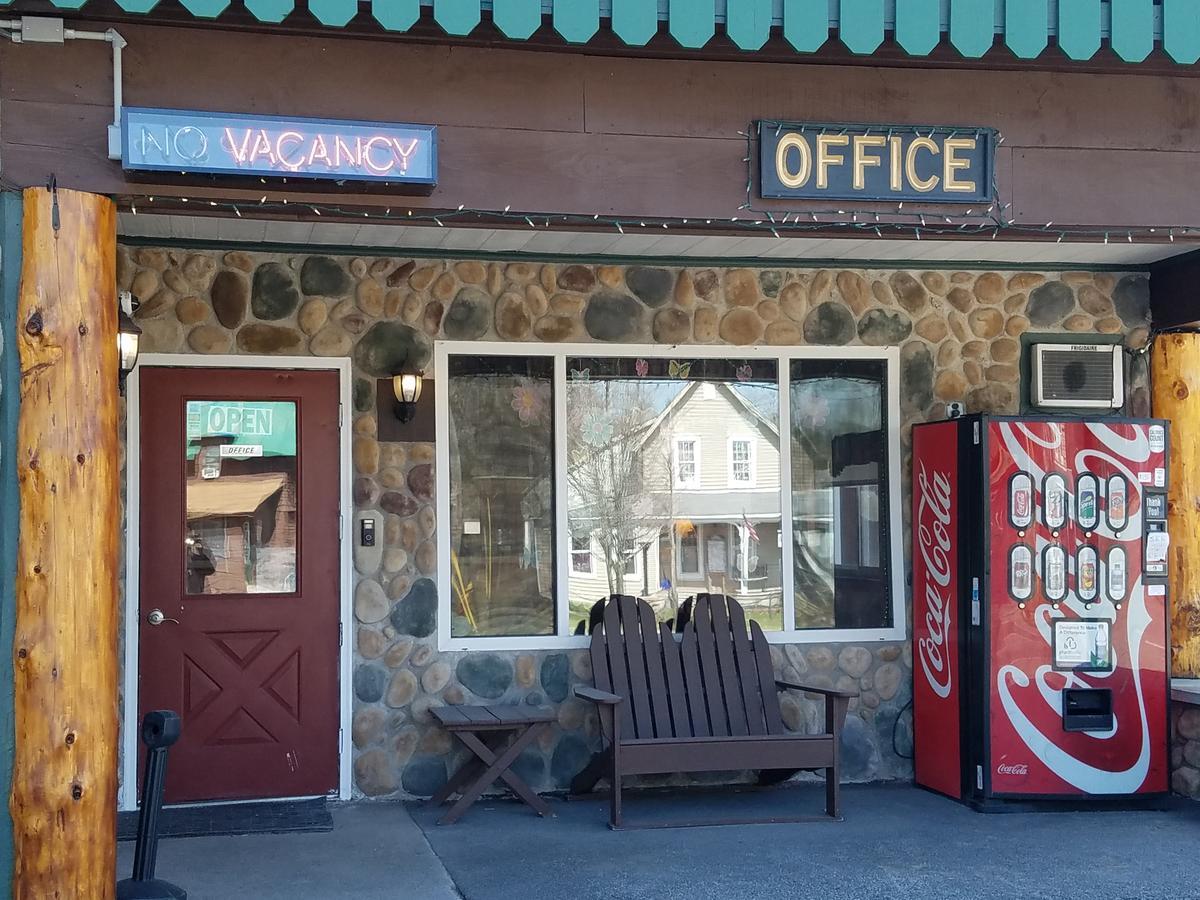 أولد فورغ ‪‪Clark's Beach Motel‬‬  المظهر الخارجي الصورة