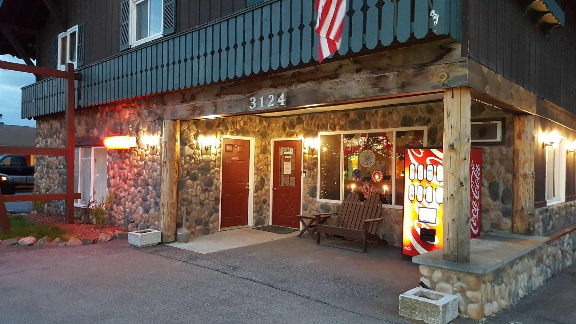 أولد فورغ ‪‪Clark's Beach Motel‬‬  المظهر الخارجي الصورة